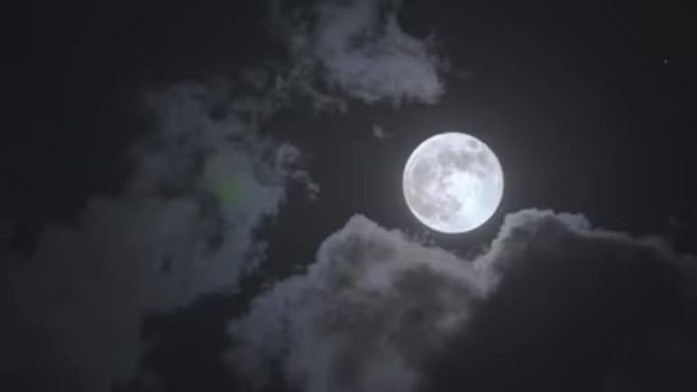 Sharad Purnima 2026: आज कितने बजे होगा चंद्रोदय? जानें खीर रखने का सही समय