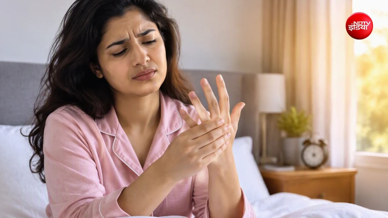 सुबह उठते ही उंगलियां अकड़ जाती हैं? कहीं ये अर्थराइटिस के शुरुआती संकेत तो नहीं