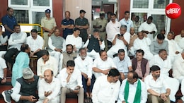 SIR पर कर्नाटक में घमासान, CM डीके शिवकुमार के धरने के बाद EC का बड़ा फैसला, फॉर्म-7 की होगी पड़ताल