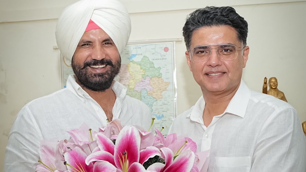 पंजाब का प्रभारी बनाए जाने के बाद से सचिन पायलट ने प्रदेश के प्रमुख नेताओं के साथ लगातार बैठकें की हैं. उन्होंने अपनी रिपोर्ट पार्टी के शीर्ष नेतृत्व को सौंपी थी.