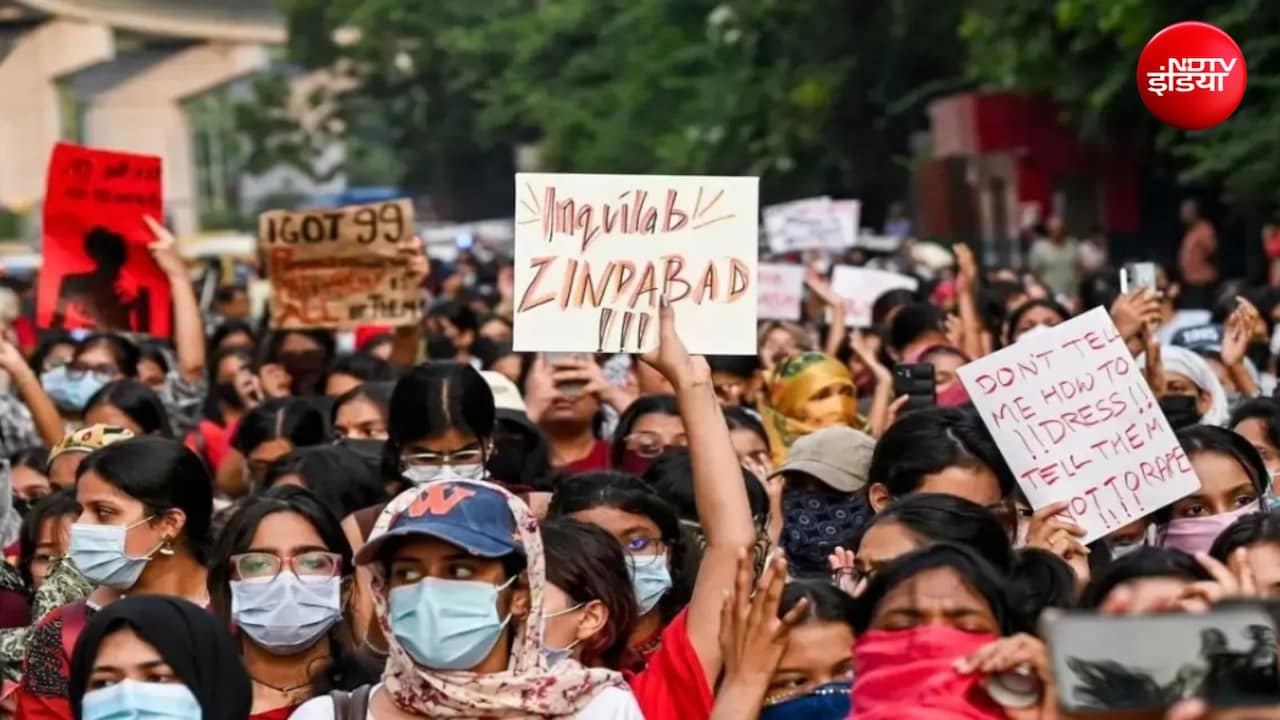 'एक कचौड़ी दो समोसा...'दिल्ली में गूंजे Gen Z के नारे, DU-JNU-जामिया की छात्राएं सड़कों पर