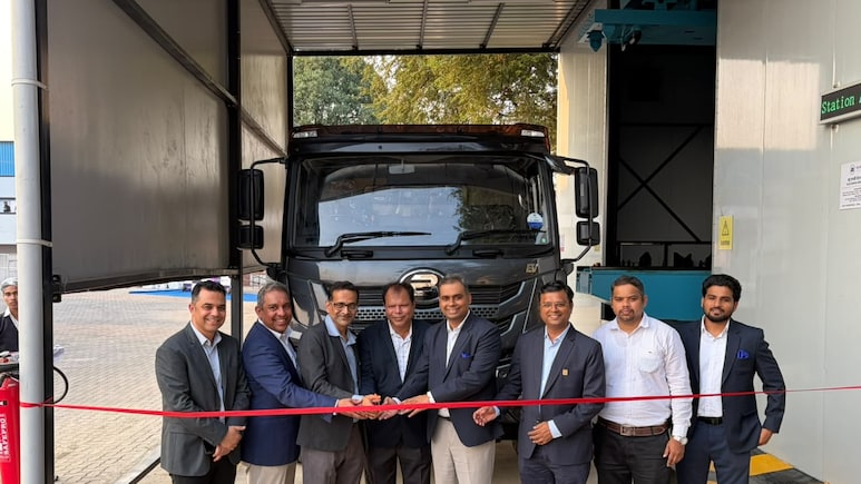 Blue Energy Motors Opens Battery-Swap Station For EV Heavy Trucks Near Mumbai