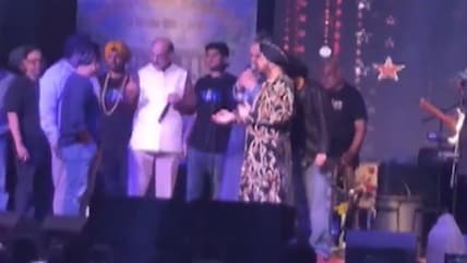 Daler Mehndi Interrupted On Stage, Mika And Kapil Sharma Come Out In Support