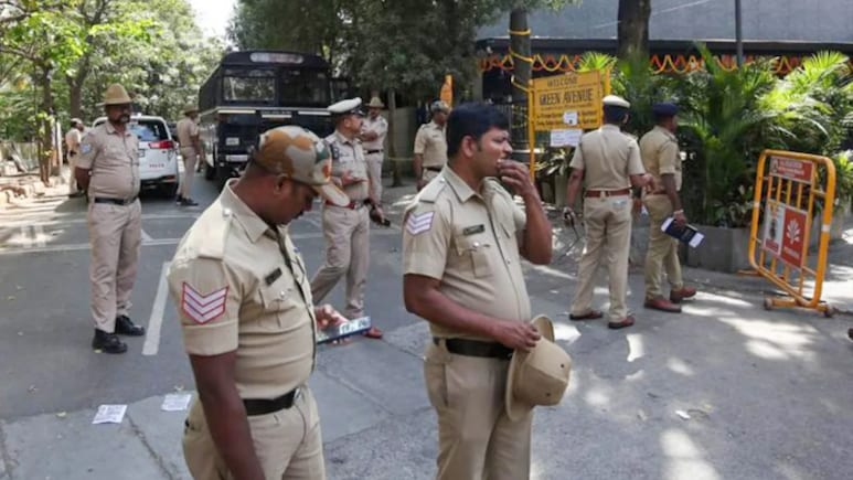 Pakistan Spy Network: Andhra Police Arrest 2 More Over WhatsApp OTPs, Indian SIM Cards