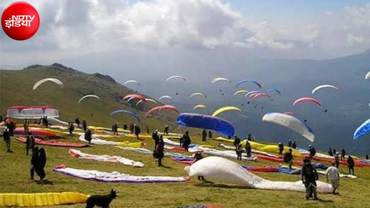 बीड़ बिलिंग में सोलो पैराग्लाइडिंग पर रोक, प्रशासन के फैसले के खिलाफ उतरे देश-विदेश के पायलट