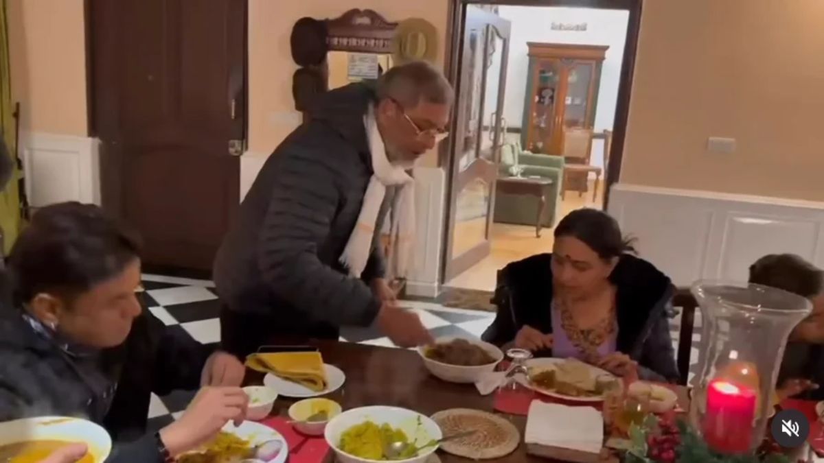 Video: Nana Patekar Used To Cook, Feed Everyone On Set Before Eating Himself
