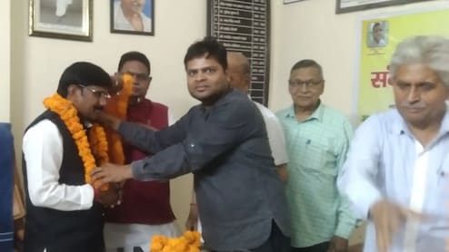 UP में पंचायत चुनाव में हो रही देरी से प्रतिनिधियों ने निराशा, AIPP सचिव करेंगे गांवों का दौरा
