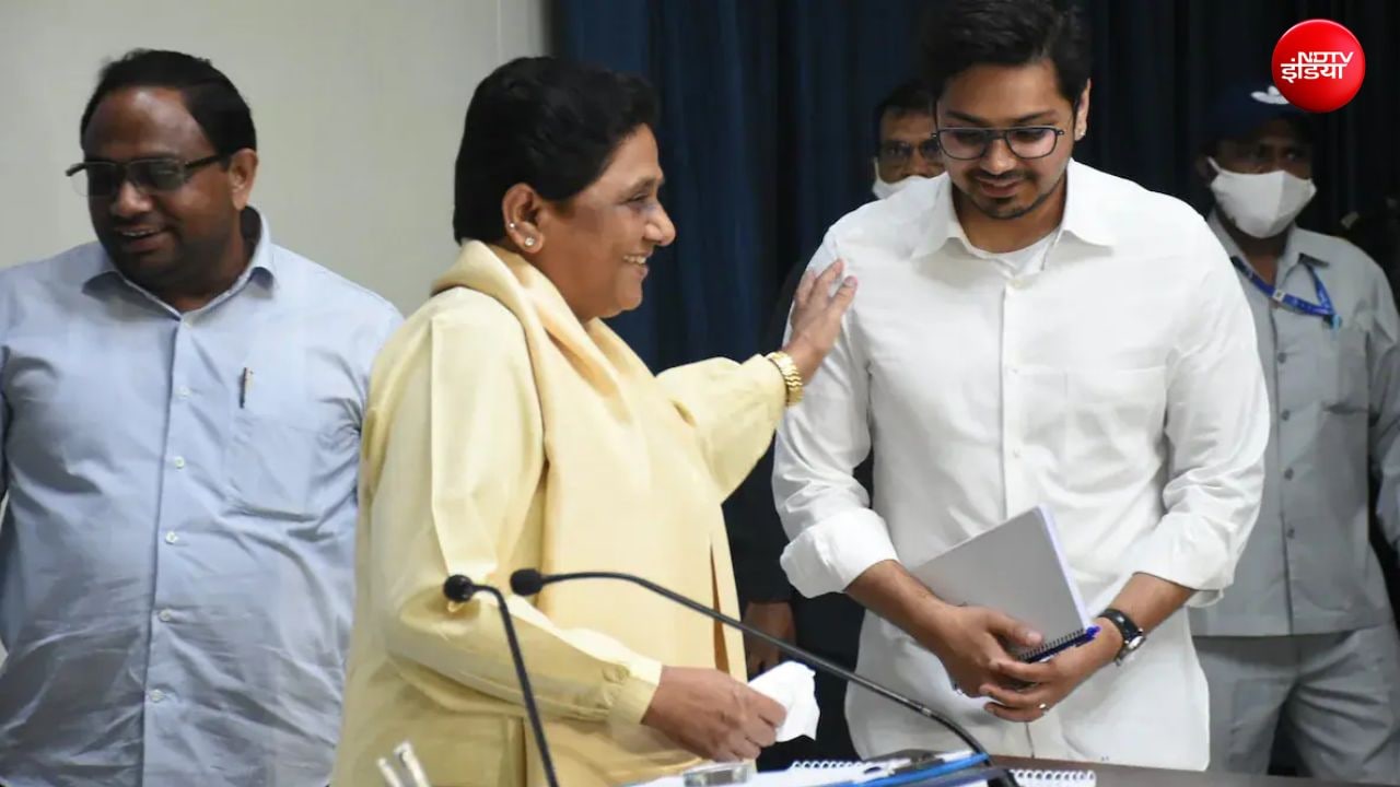 मायावती ने दिखाई दरियादिली तो भतीजे आकाश भी हुए भावुक- हल्के में नहीं ले सकता, आपने जीवन लगा दिया