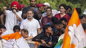 Rahul, Priyanka Gandhi's March To Supreme Court Stopped By Police