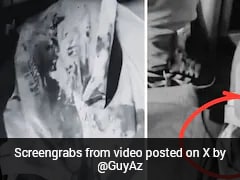 flydubai Crew Asked To Free Co-Pilot? Passengers Say "Only To Cops" In Video