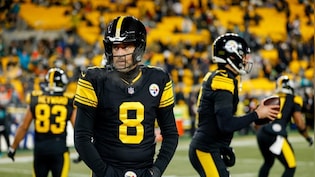 Aaron Rodgers Makes NFL History, But Can Pittsburgh Steelers Handle Their Injury Woes?