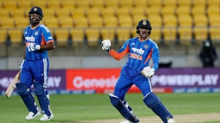 IND vs NZ LIVE Score, 4th T20I:  भारत ने पावरप्ले में गंवाए 4 विकेट, बटोरे 61 रन, अक्षर-रेड्डी क्रीज पर