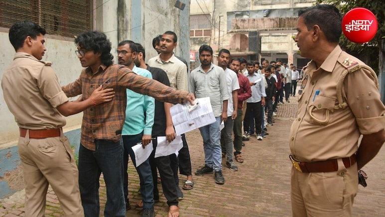 UP PET परीक्षा में सैनेटरी पैड लगाकर नकल करने पहुंचा अभ्यर्थी, अंदर मिला डिवाइस