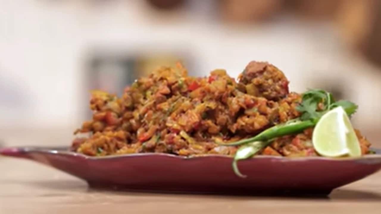 लौकी को भूनकर बनाएं ये देसी डिश, उंगलियां चाटते रह जाएंगे खाने वाले