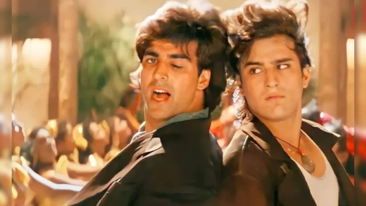 सैफ-अक्षय के 32 साल पुराने गाने की लाइनें हैं हॉलीवुड गाने की कॉपी, अभिजीत- उदित की आवाज में अमर, डांस- रील्स के लिए GenZ की टॉप प्ले लिस्ट में शामिल