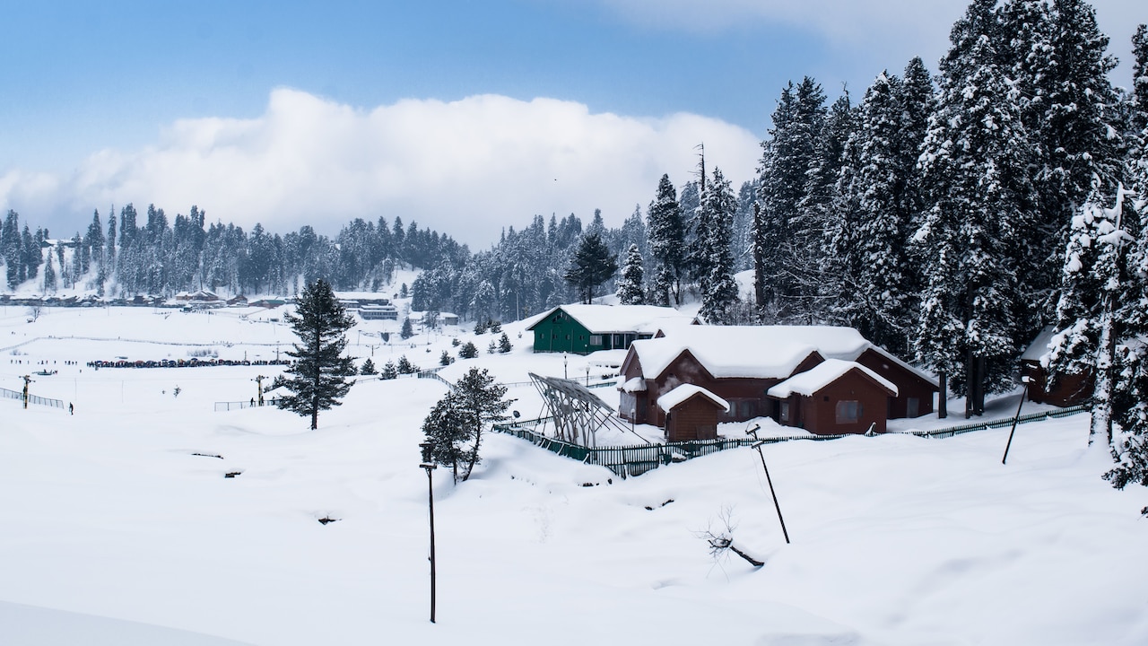 7 Places In India Where You Can Catch Snowfall This October And November