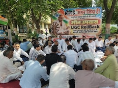 गांधी जयंती पर ग्रेटर नोएडा में UGC रोलबैक को लेकर सवर्ण समाज का मौन व्रत, राष्ट्रपति के नाम सौंपा ज्ञापन