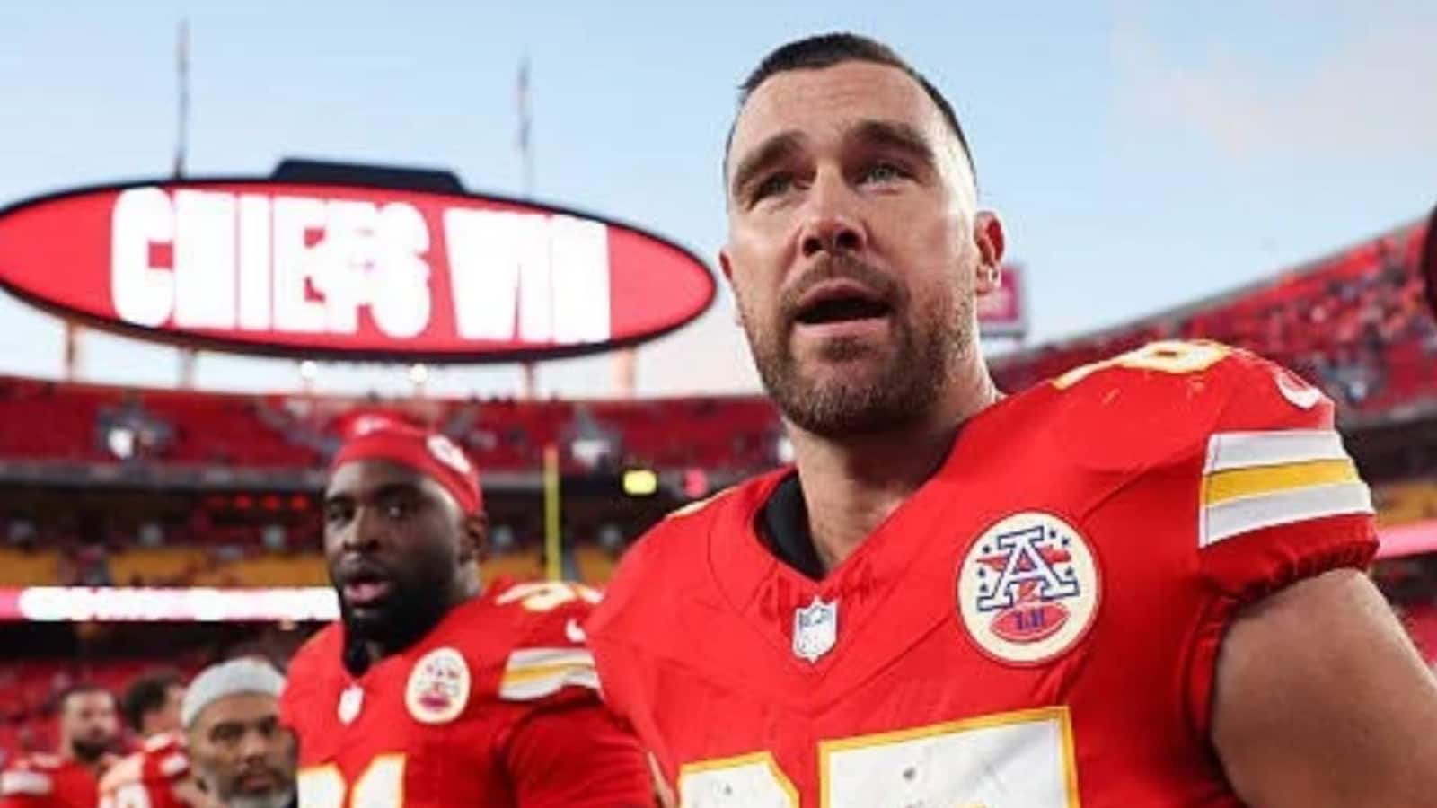 Taylor Swift Debuts Ruby-Studded 87 Necklace At Chiefs Game With A ...