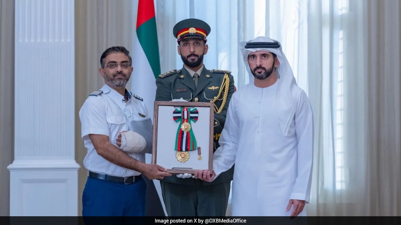 UAE President Honours flydubai Hero Captain, Crew For Courageous Actions