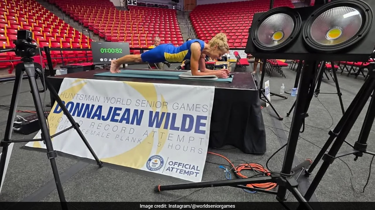 61-Year-Old DonnaJean Wilde Breaks Planking Record, Surpassing Her Own Mark