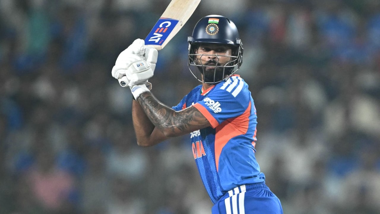 India vs New Zealand LIVE Score, 1st T20I: 6, 4, 6 - Shreyas Iyer, Axar Patel Bring Revive India In Daunting Run Chase