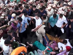 INDIA Bloc Protest LIVE Updates: Bus Carrying Detained Rahul Gandhi Punctured By Congress Workers