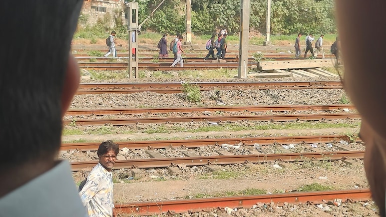 Mumbai Local Train Update: Central Railway Trains Run 20-25 Minutes Late After Overhead Wire Snag Near Thane