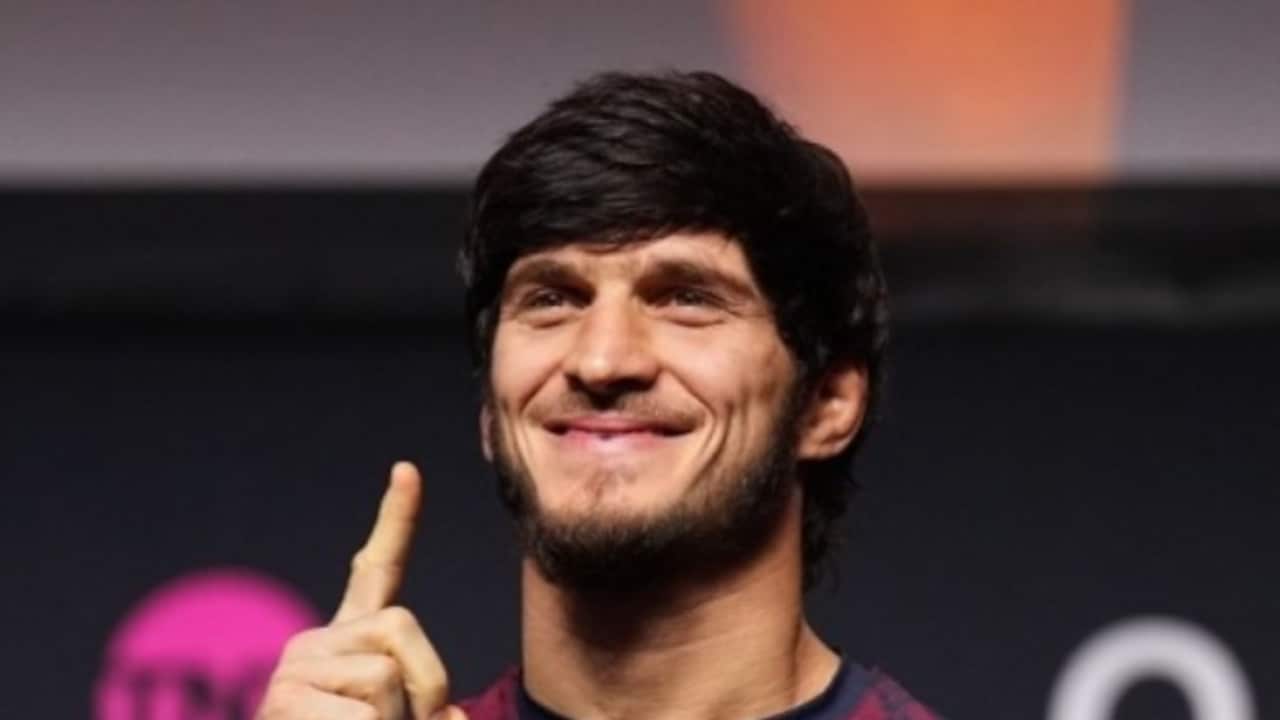 UFC Legend Puzzled By How 20-0 Movsar Evloev Is Still On UFC Roster Without A Finish