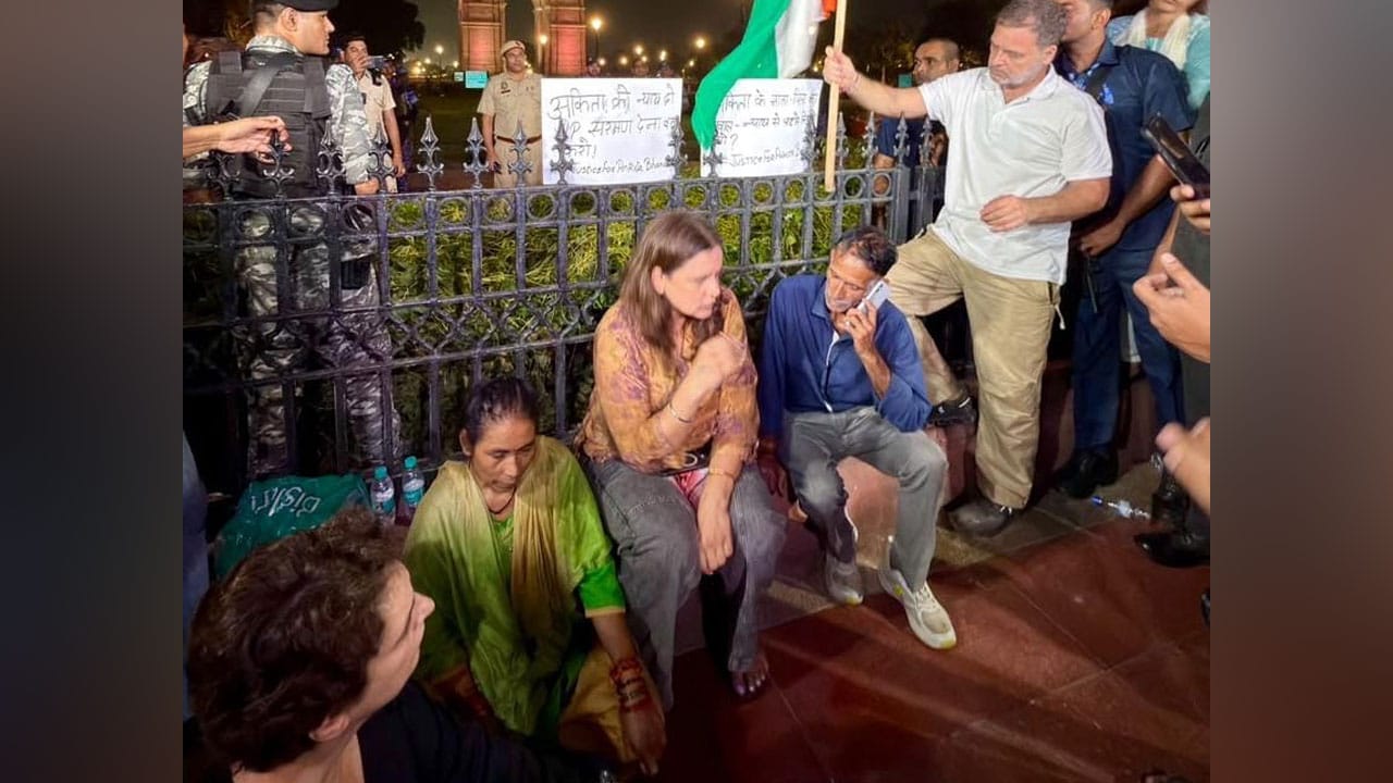 Uttarakhand Murder Victim's Parents, Congress Leaders Detained Amid Protest In Delhi