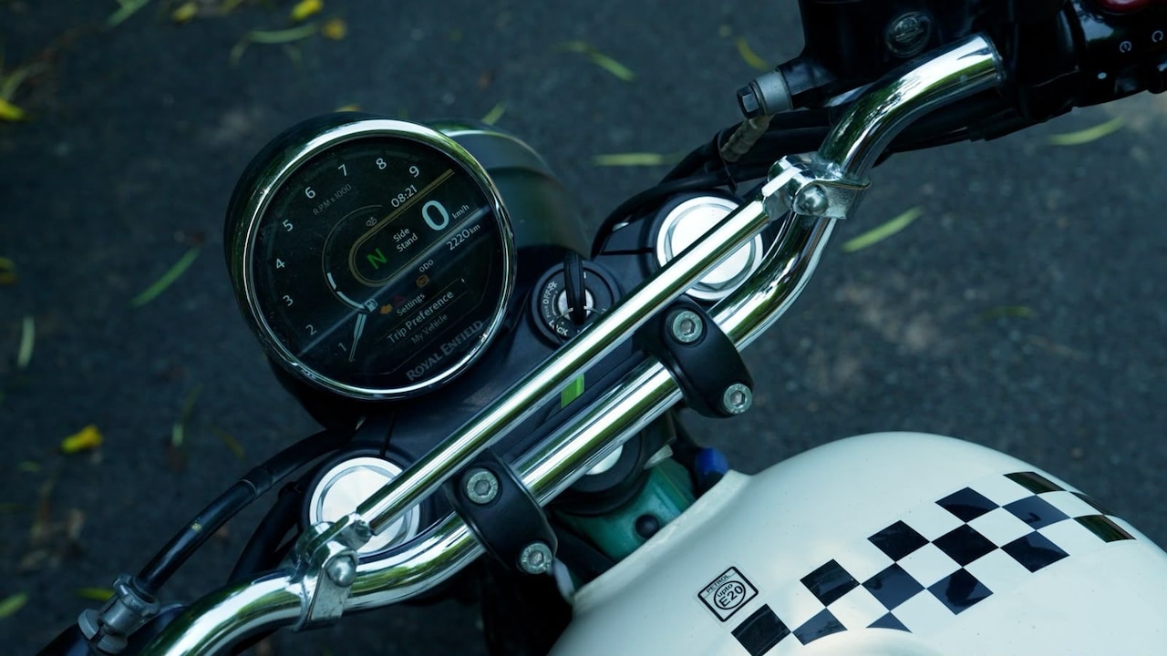 Royal-Enfield-Bear-650-long-term-review-insturment-cluster Royal-Enfield-Bear-650-long-term-review-insturment-cluster