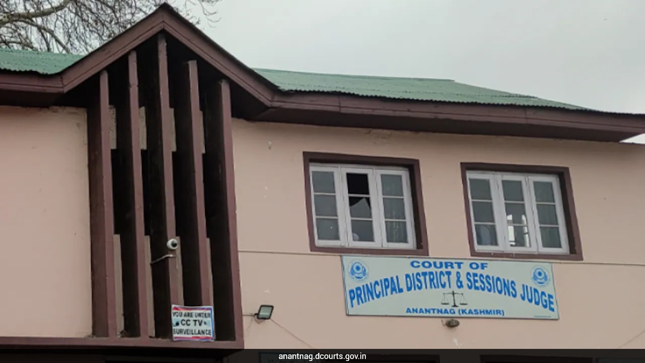 J&K Scraps Anantnag Bar Association Polls Over "Blatant Violation"