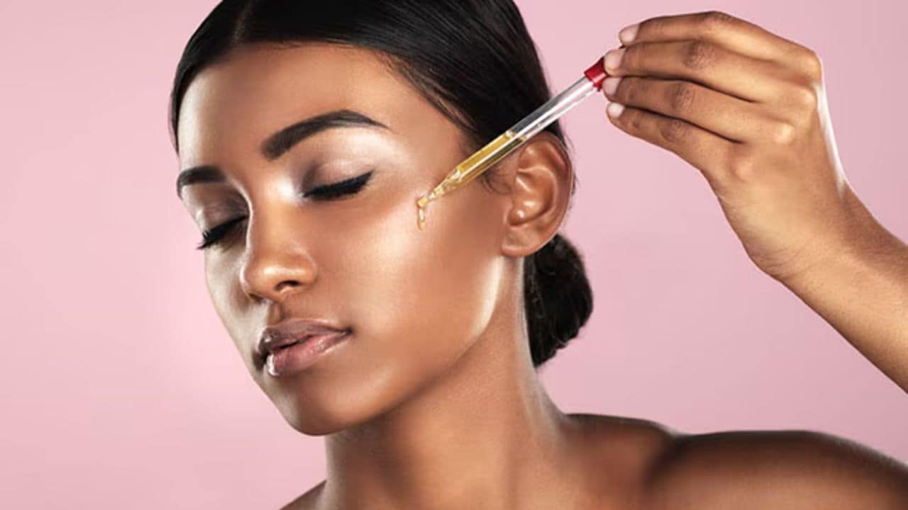 Retinol लगाने का सही तरीका क्या है? स्किन एक्सपर्ट ने बताया चेहरे पर लगाने से पहले जान लें ये 5 जरूरी बातें