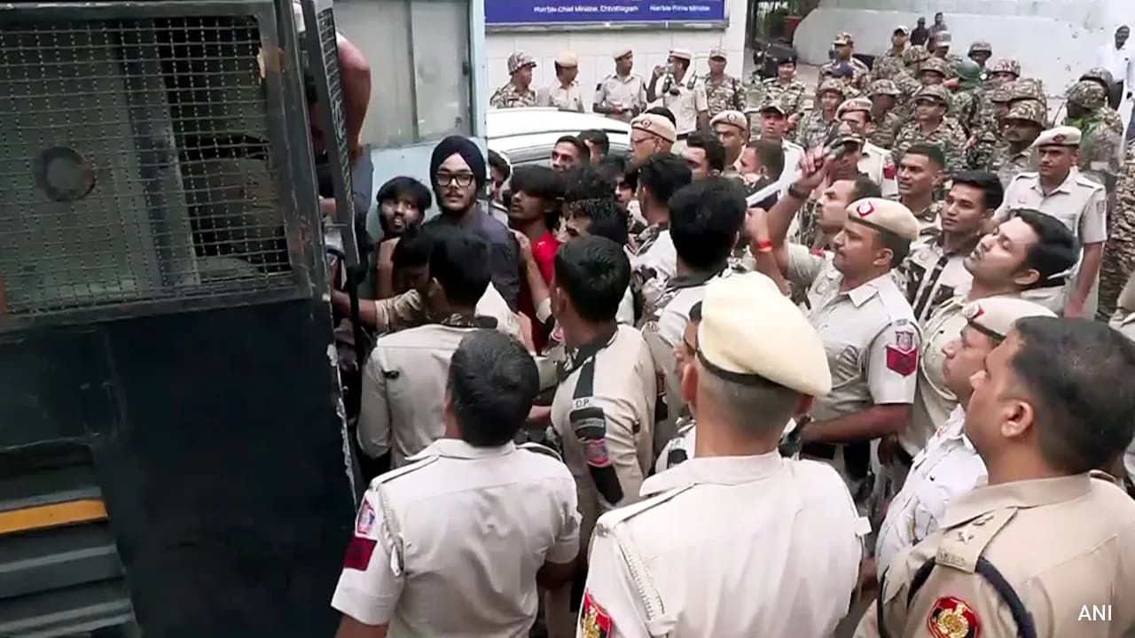 Key Takeaways From Supreme Court's Observations On Delhi Curbs During CJP Protest