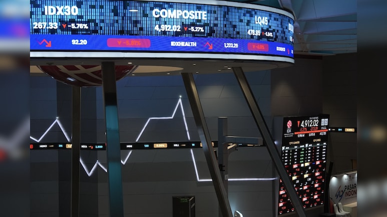 Indonesia's Stock Market Selloff Deepens With Officials Set For MSCI Meeting