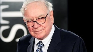 Warren Buffett Once Revealed He Hadn't Drunk Water In 48 Years; Bill Ackman Shares His Unusual Diet
