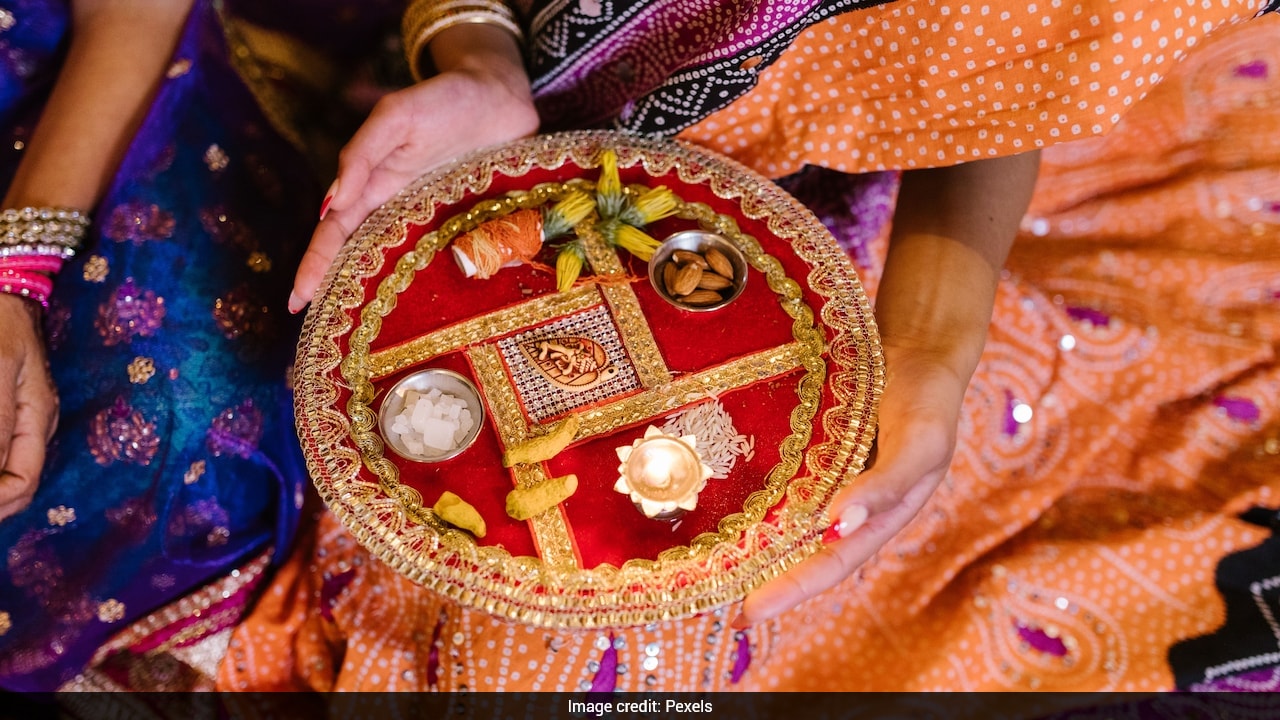 Karwa Chauth 2026: Here Are Some Thoughtful Gift Ideas To Make Your Wife Feel Special