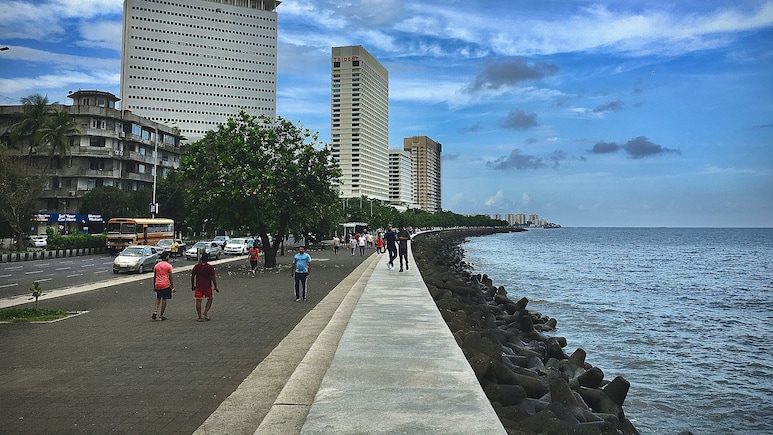 Can You Survive In Mumbai On Rs 20k In-Hand Salary? Reddit User's Query Sparks Debate