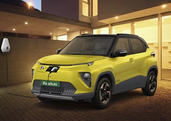 Tata Punch EV आई सबसे ज्यादा पसंद, 284% की ग्रोथ के साथ बनी नंबर 1 कार, टॉप 10 में टाटा-महिंद्रा का दबदबा