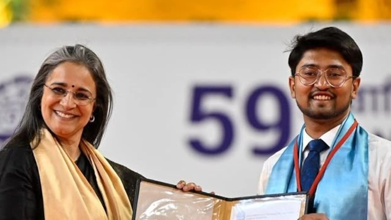 रात 2 बजे बाइक राइड, सुबह 4 बजे पोहा...IIT और IIM में टॉप करने वाले लखनऊ के लड़के का सक्सेस सीक्रेट