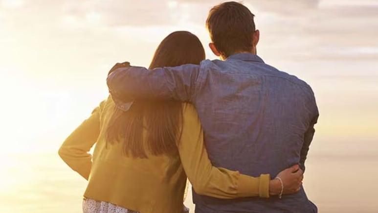 40 साल की उम्र में महिलाएं ज्यादा रोमांटिक क्यों हो जाती हैं? एक्सपर्ट से जानिए