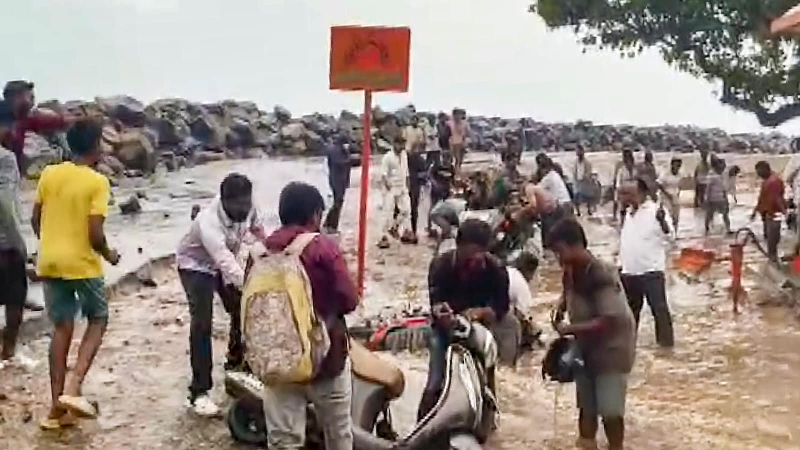 Cyclone Arnab Live Tracker: Arnab To Make Landfall Soon, Says IMD; States Race Against Time To Evacuate People