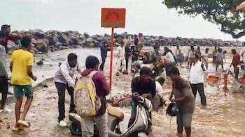 Cyclone Arnab Live Tracker: Arnab To Make Landfall Soon, Says IMD; States Race Against Time To Evacuate People