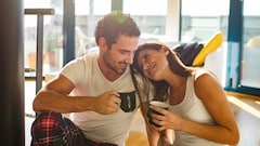 अपनी पत्नी को खुश कैसे रखें? रिश्ते में प्यार बनाए रखने के लिए अपनाएं ये 5 नियम