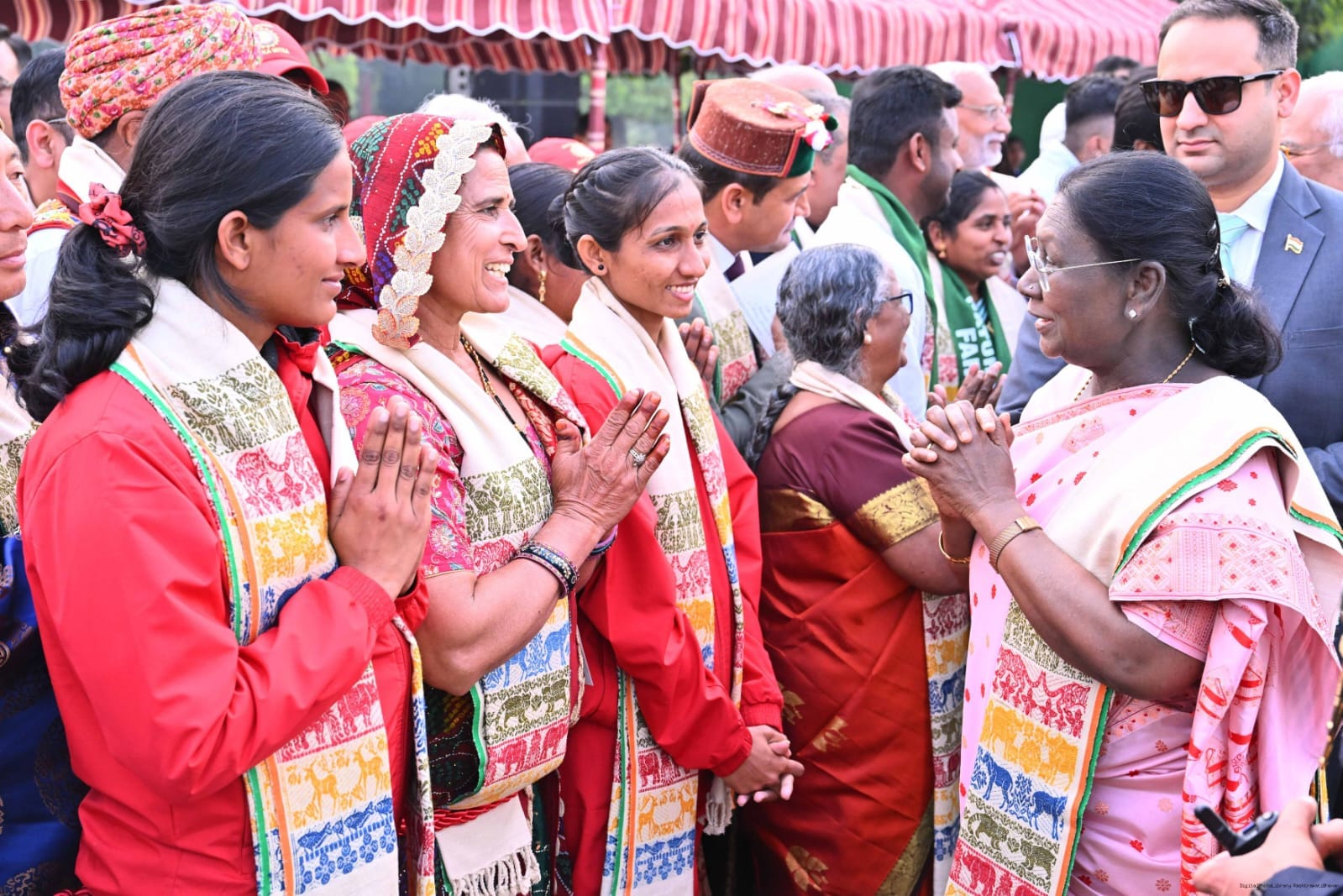 santosh devi success story beri sikar rajasthan badam ki kheti