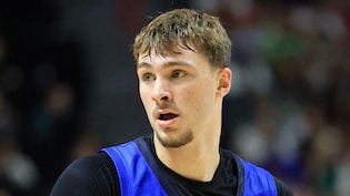 Cooper Flagg Injury Update: Dallas Mavericks Rookie Out vs. San Antonio Spurs With Shoulder Sprain