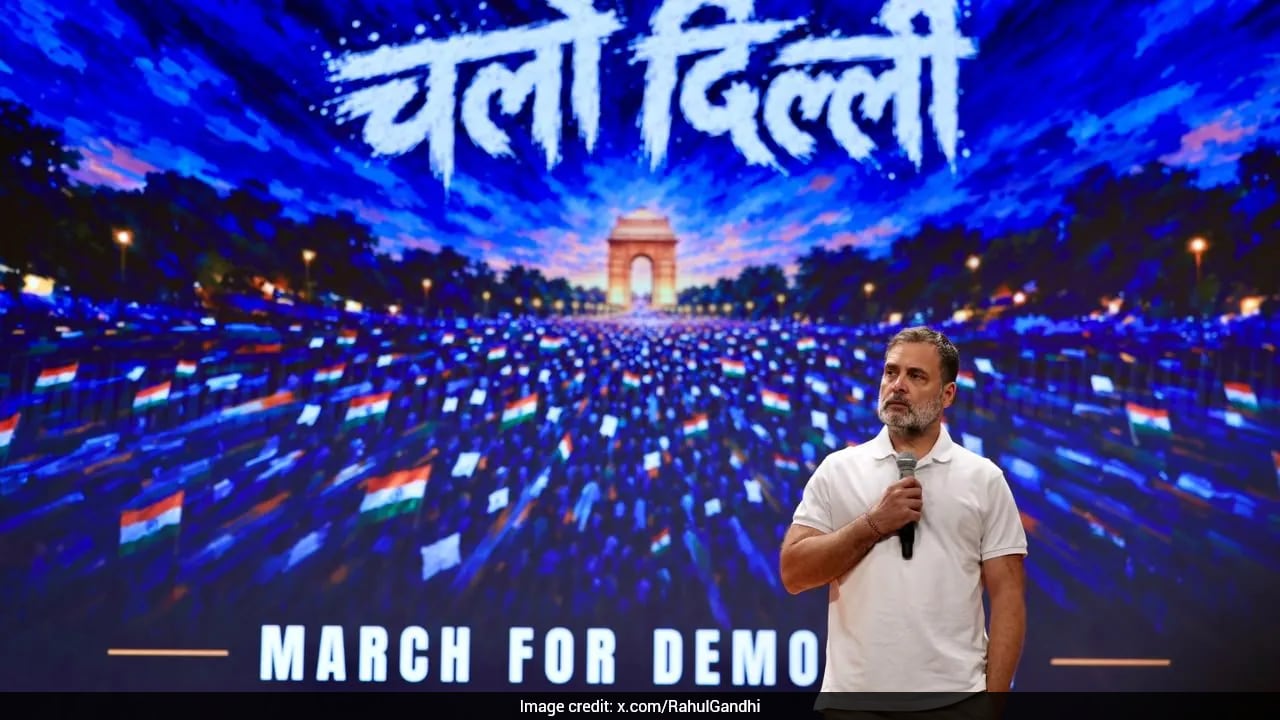 Delhi Protest LIVE: Rahul Gandhi's "Chalo Supreme Court" Call Against Top Poll Body Officer