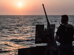 Yemeni Government Forces Attack Houthi Positions Near Bab el-Mandeb