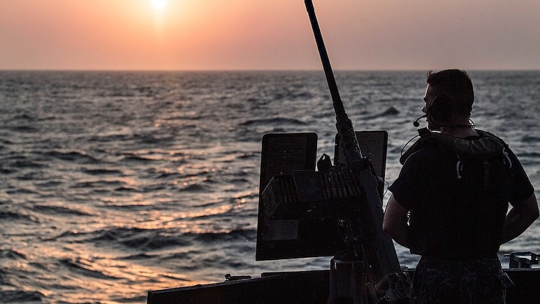 Yemeni Government Forces Attack Houthi Positions Near Bab el-Mandeb