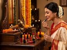 Durga Puja Makeup: पाना है परफेक्ट ट्रेडिशनल लुक, तो Red Lipstick से चेहरे पर आ जाएगी कमाल की शाइन
