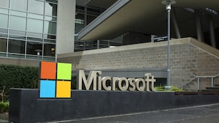 Microsoft ने इंप्लाई को क्यों दिया नौकरी छोड़ने का ऑफर; 60,000 कर्मचारियों को निकालने की नौबत क्यों आई?
